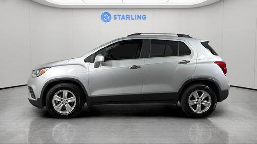 Silver Ice Metallic 2020 Chevrolet Trax LT