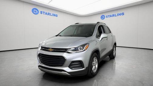 Silver Ice Metallic 2020 Chevrolet Trax LT