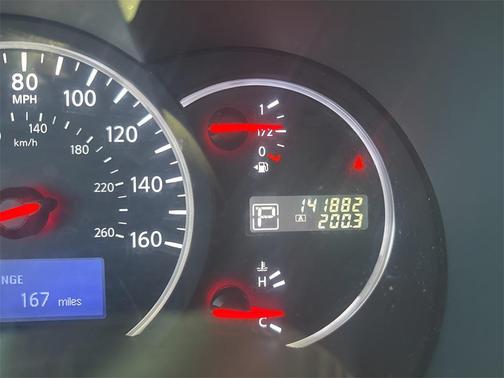 2016 Nissan Quest SV