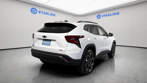 Summit White 2025 Chevrolet Trax FWD 2RS