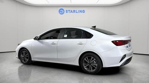 Snow White Pearl 2024 Kia Forte LXS