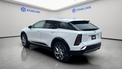 Crystal White Tricoat 2025 Cadillac OPTIQ Luxury 2 AWD