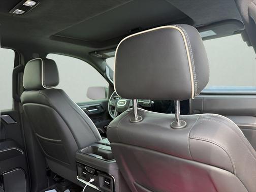 Summit White 2022 GMC Sierra 1500 AT4X