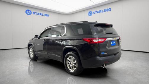 Mosaic Black Metallic 2021 Chevrolet Traverse LT Cloth