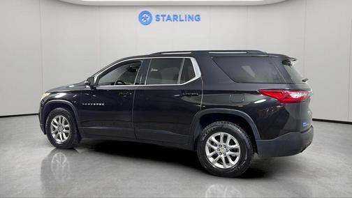 Mosaic Black Metallic 2021 Chevrolet Traverse LT Cloth
