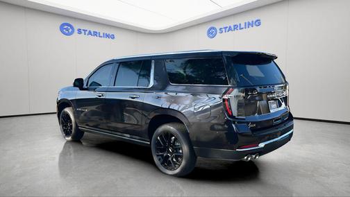 Dark Ash Metallic 2026 Chevrolet Suburban Premier