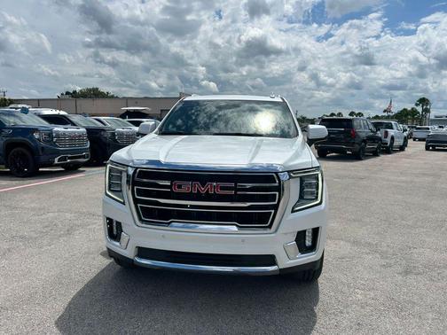 White Frost Tricoat 2021 GMC Yukon SLT