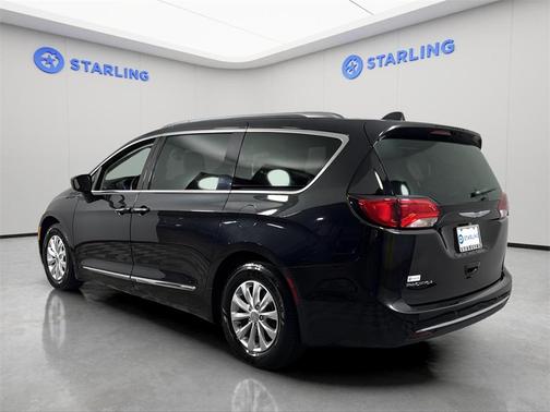 2018 Chrysler Pacifica Touring-L