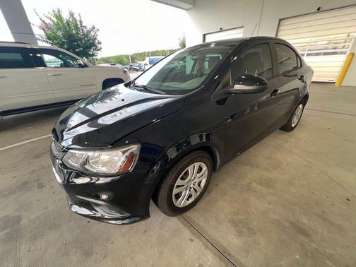 Mosaic Black Metallic 2018 Chevrolet Sonic LS