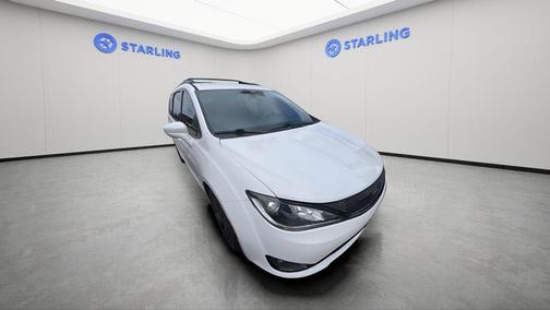 Bright White Clearcoat 2019 Chrysler Pacifica Touring Plus