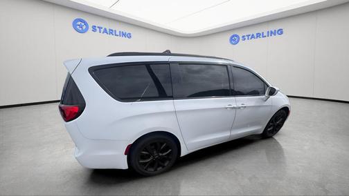 Bright White Clearcoat 2019 Chrysler Pacifica Touring Plus
