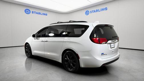 Bright White Clearcoat 2019 Chrysler Pacifica Touring Plus
