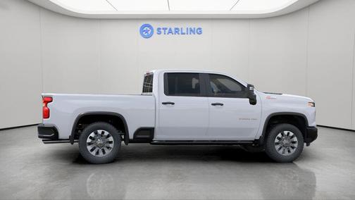 Summit White 2026 Chevrolet Silverado 2500 Custom