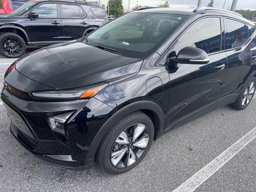 Mosaic Black Metallic 2023 Chevrolet Bolt EUV FWD LT