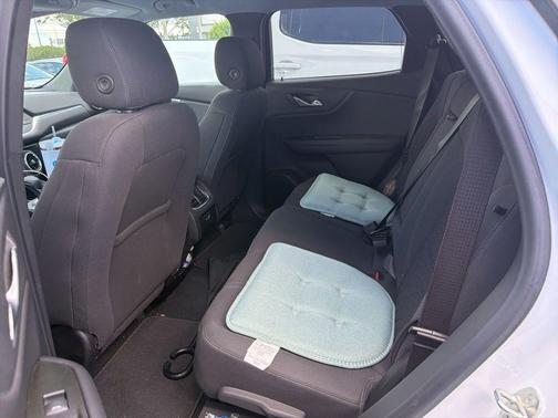 Summit White 2022 Chevrolet Blazer 2LT