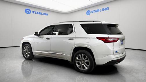 Iridescent Pearl Tricoat 2021 Chevrolet Traverse Premier