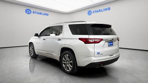 Iridescent Pearl Tricoat 2021 Chevrolet Traverse Premier