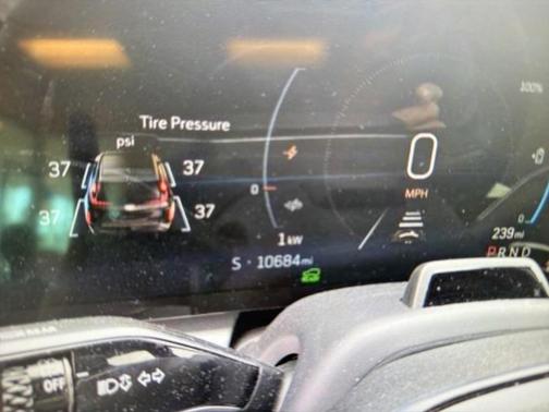 2025 Cadillac LYRIQ Sport