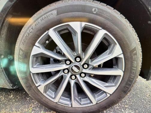 2025 Cadillac LYRIQ Sport