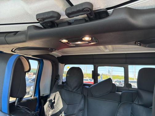 Hydro Blue Pearlcoat 2023 Jeep Gladiator Willys 4x4