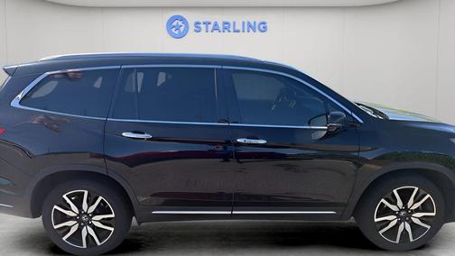 Crystal Black Pearl 2020 Honda Pilot Touring 8-Passenger