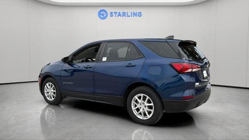 Blue Glow Metallic 2022 Chevrolet Equinox LS