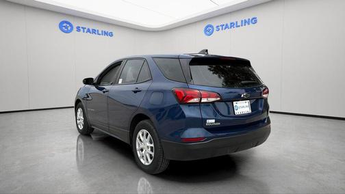 Blue Glow Metallic 2022 Chevrolet Equinox LS