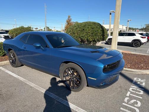 2022 Dodge Challenger SXT