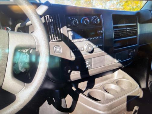 2024 Chevrolet Express 2500 RWD 2500 Regular Wheelbase WT