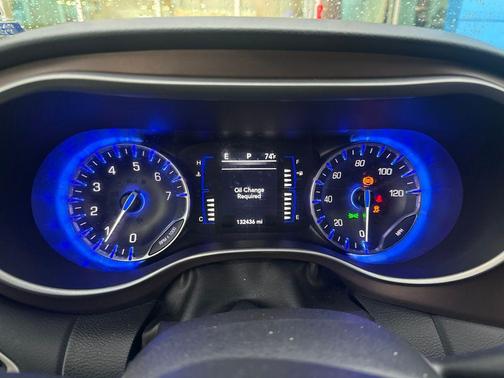 Bright White Clearcoat 2020 Chrysler Voyager LXI