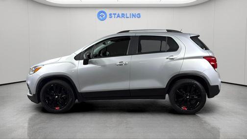 Silver Ice Metallic 2022 Chevrolet Trax LT