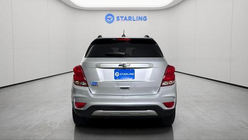 Silver Ice Metallic 2022 Chevrolet Trax LT