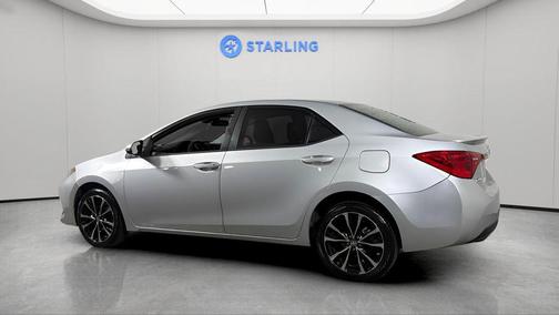 Classic Silver Metallic 2018 Toyota Corolla SE