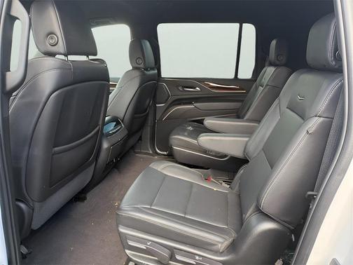 2023 Cadillac Escalade ESV Luxury