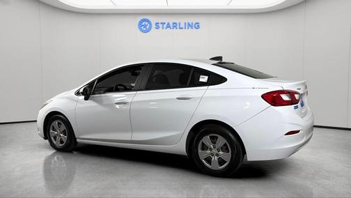 Summit White 2018 Chevrolet Cruze LS