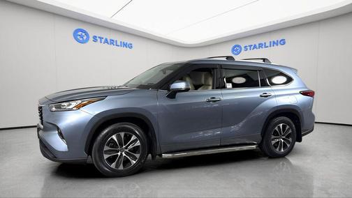 Moon Dust 2020 Toyota Highlander XLE