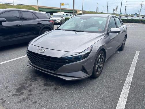 Fluid Metal 2023 Hyundai ELANTRA SEL
