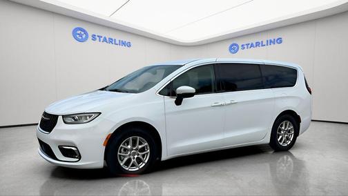 Bright White Clearcoat 2023 Chrysler Pacifica Touring L