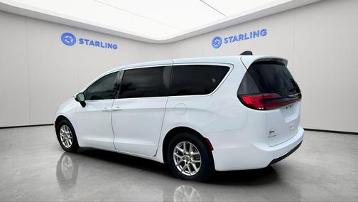 Bright White Clearcoat 2023 Chrysler Pacifica Touring L