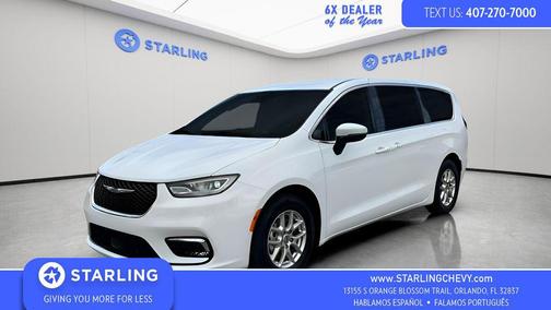 Bright White Clearcoat 2023 Chrysler Pacifica Touring L