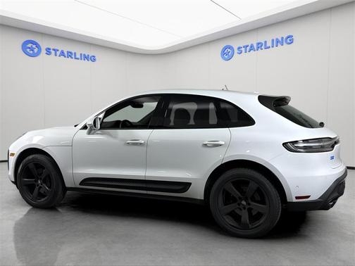 2022 Porsche Macan Base
