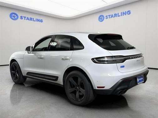 2022 Porsche Macan Base
