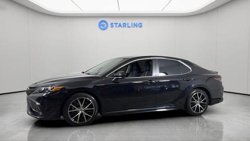 Midnight Black Metallic 2021 Toyota Camry SE