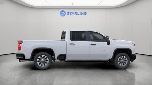 Summit White 2026 Chevrolet Silverado 2500 Custom
