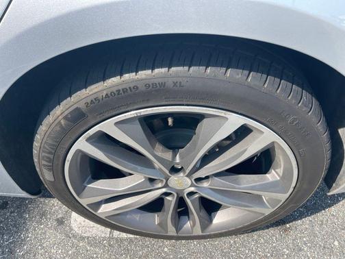 Silver Ice Metallic 2022 Chevrolet Malibu FWD LT