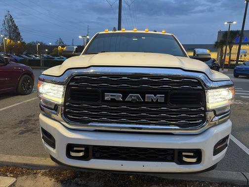 2020 RAM 2500 Limited Crew Cab 4X4 6'4' Box