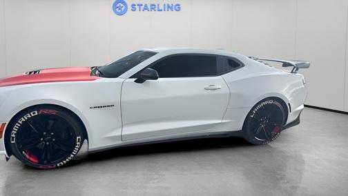 Summit White 2022 Chevrolet Camaro RWD Coupe LT1