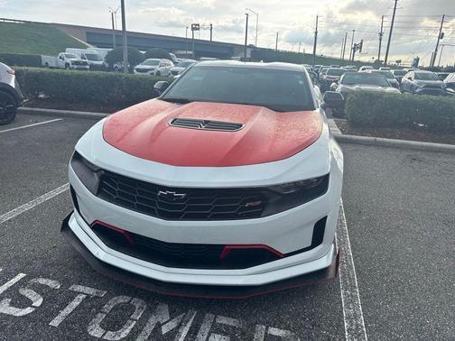 Summit White 2022 Chevrolet Camaro RWD Coupe LT1