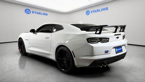 Summit White 2022 Chevrolet Camaro RWD Coupe LT1