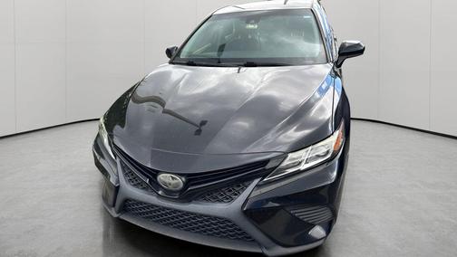 Midnight Black Metallic 2020 Toyota Camry SE
